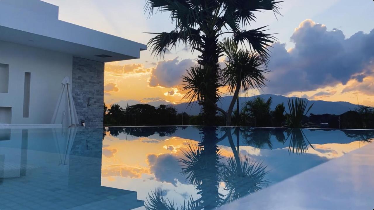 Palm Villa - Award Winning Modern Luxury & Exclusive Villa Resort Chiang Mai Buitenkant foto