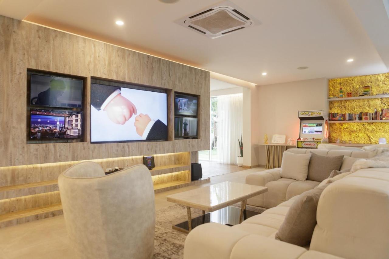 Palm Villa - Award Winning Modern Luxury & Exclusive Villa Resort Chiang Mai Buitenkant foto